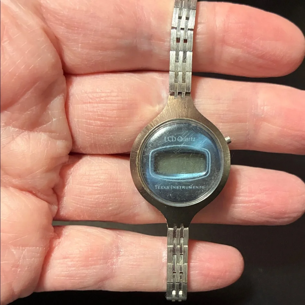 Texas Instruments vintage silver LCD Quartz Watch